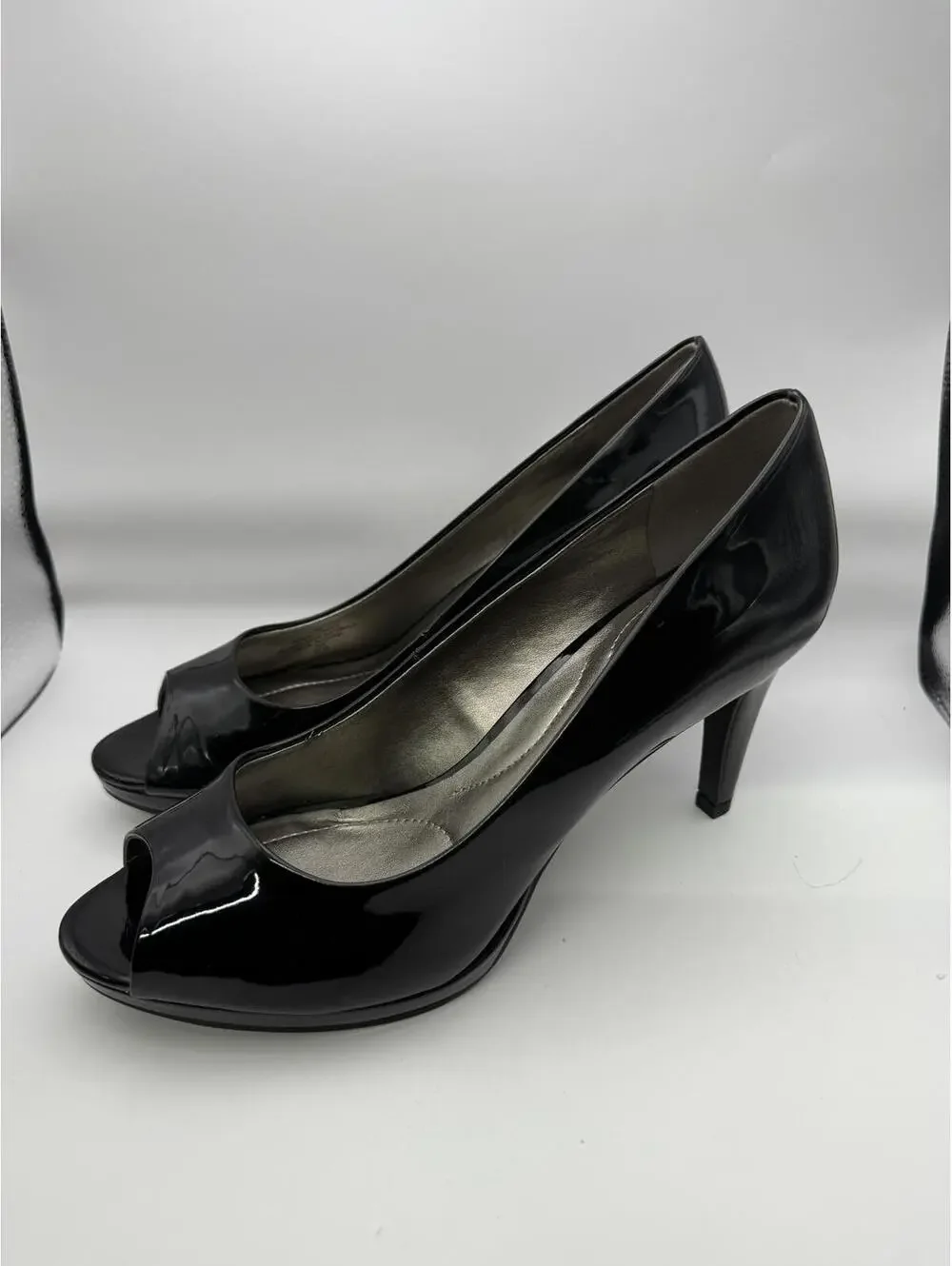 Bandolino Rainaa Black Patent Leather Peep Toe High Heels 8.5